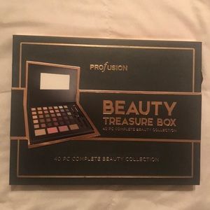 Profusion Beauty Treasure Box 40 Pc Collection
